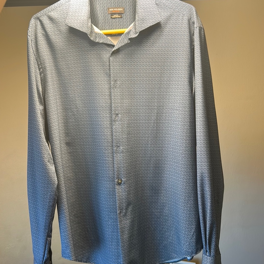 Van Huesen Dress Shirt (Size:XL) Slim Fit